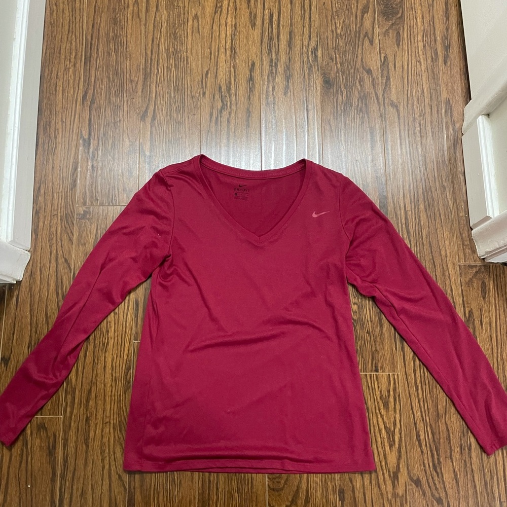 Nike women’s long sleeve size medium